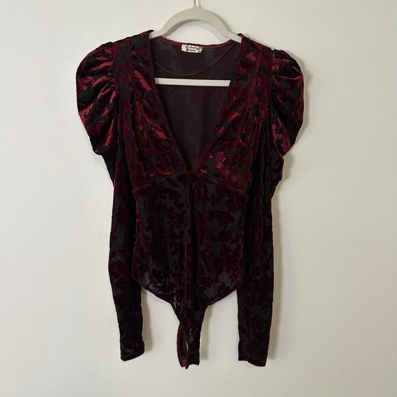 Free People Intimately black & red velvet mesh long sleeve bodysuit size XS - Picture 2 of 11